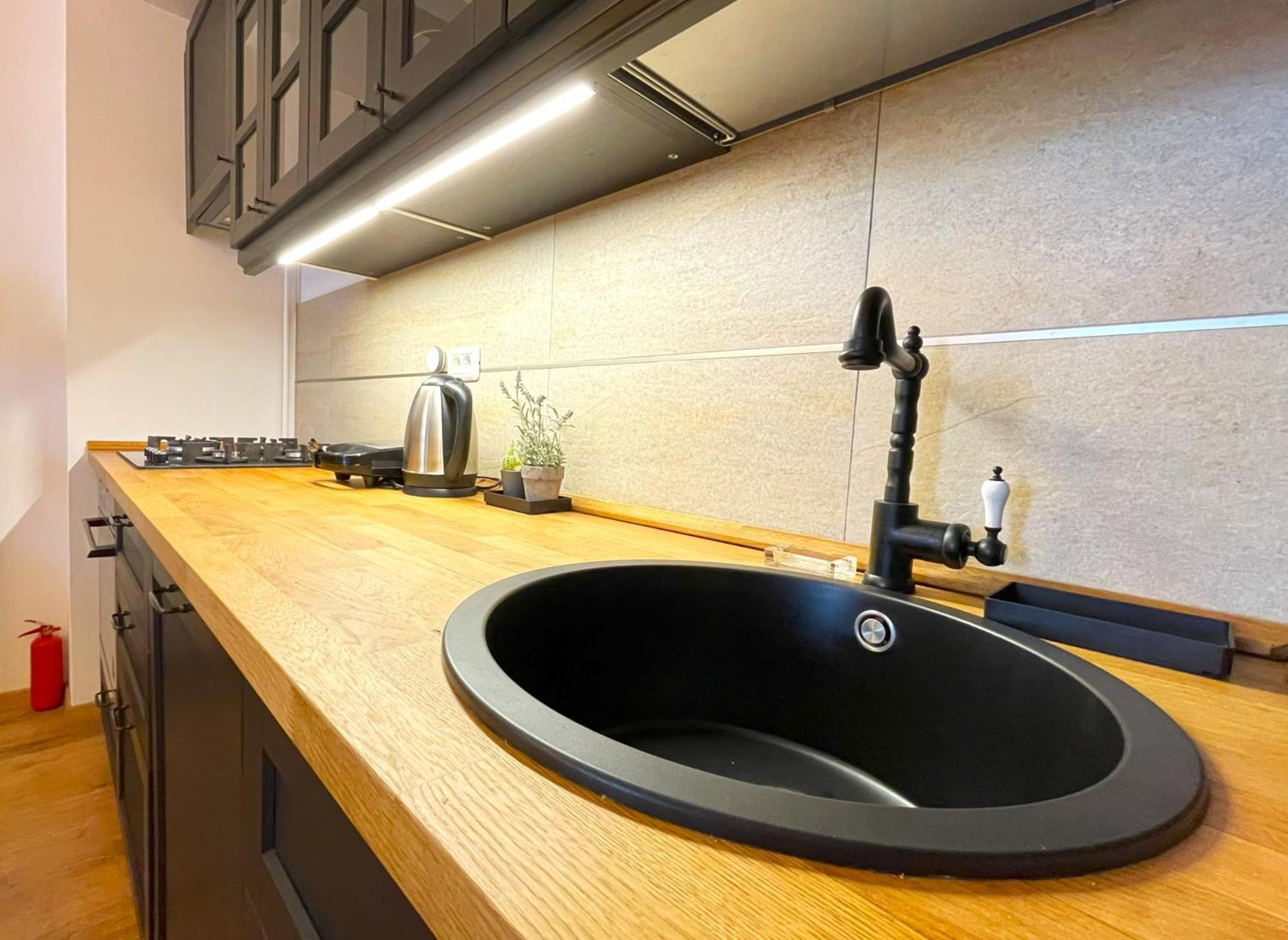 Forest Oasis Studio - Free Netflix And Disney Plus Predeal Bagian luar foto